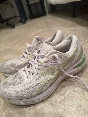 Light Gray and Lime Women's Running Shoes - Asics